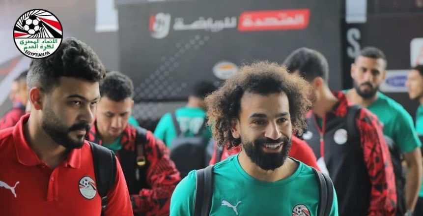 محمد صلاح يغادر ملعب مباراة مصر وسيراليون وسط حراسة أمنية مشددة