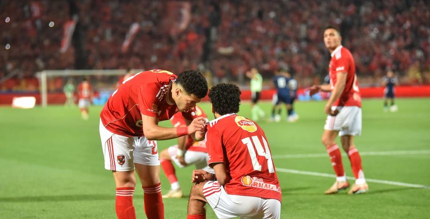 الأهلي في ورطة قبل موقعة المصري الحاسمة.. 8 نجوم مهددين بالغياب