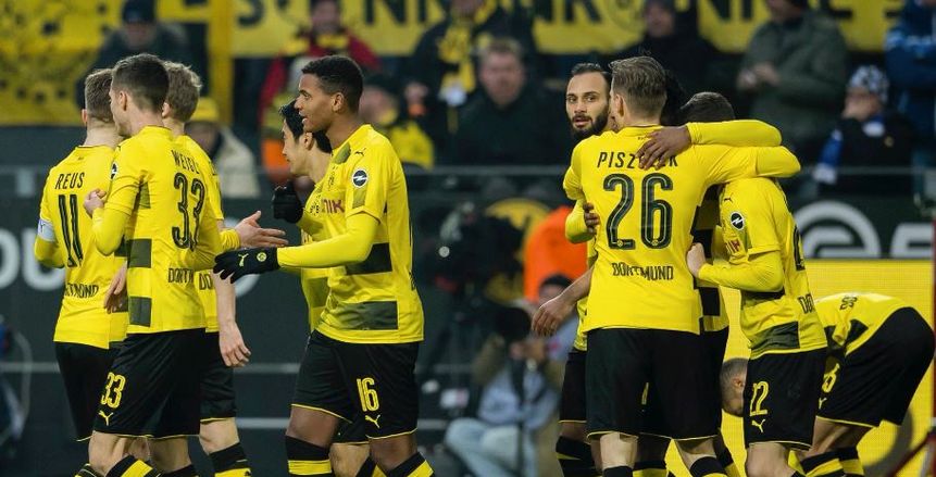 بوروسيا دورتموند يتخطى عقبة هامبورج بثنائية