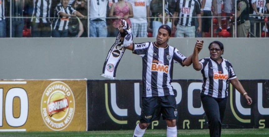 وفاة والدة رونالدينيو بسبب فيروس كورونا
