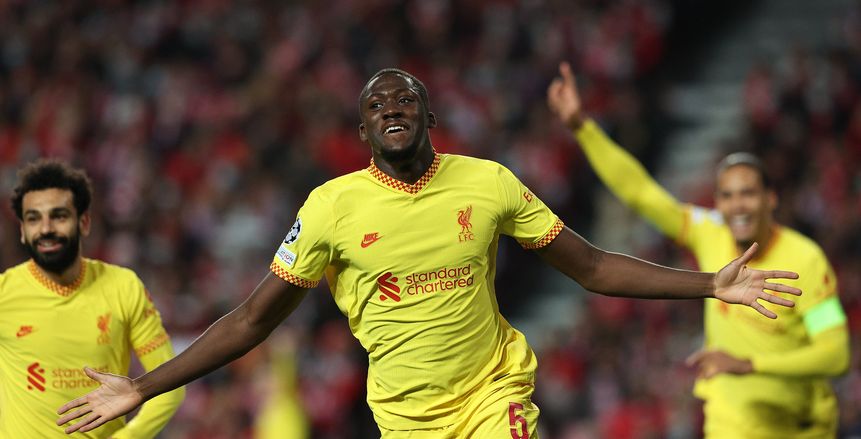 ليفربول يصعق بنفيكا بثنائية في الشوط الأول بدوري أبطال أوروبا