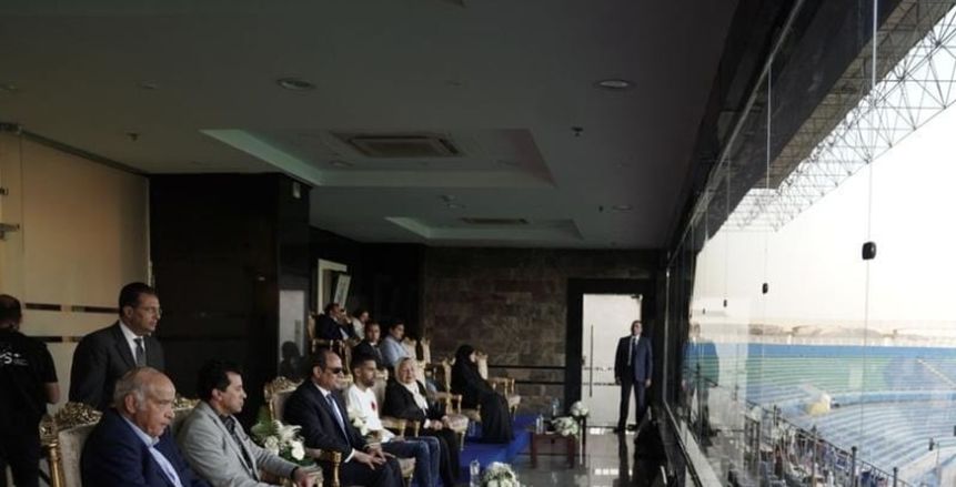 بحضور الرئيس السيسي.. والدة محمد عبد الوهاب تظهر في نهائي كابيتانو مصر