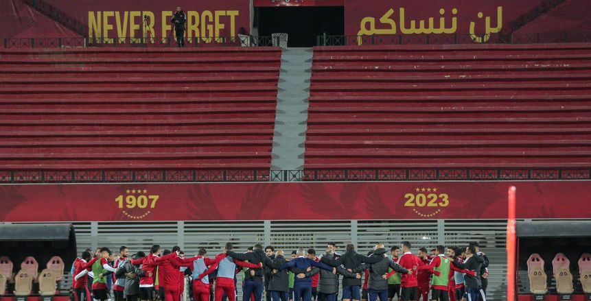 ماذا يدور في معسكر الأهلي بعد وجبة الإفطار قبل لقاء الهلال؟.. قناة النادي تكشف الكواليس