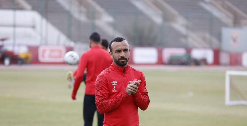 طبيب الأهلي يكشف تطورات إصابة قفشة.. ومنع اللاعبين من الظهور الإعلامي