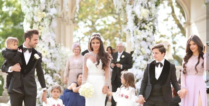 بالفيديو| ميسي يرقص في زفاف فابريجاس على أنغام «3 دقات» وعمرو دياب