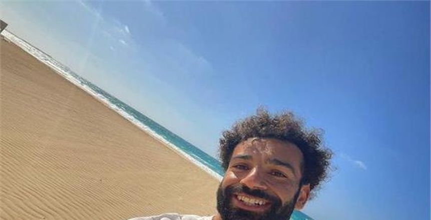 بصحبة 10 مشاهير.. كيف يقضي محمد صلاح إجازته في مصر؟ «صور»