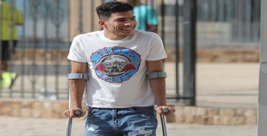 بيراميدز يكشف تطورات إصابة إسلام عيسى.. بدأ في المشي دون «جبيرة»
