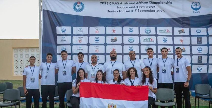 وزير الرياضة يهنئ المنتخب المصري بالتتويج بلقبي البطولة العربية والإفريقية للسباحة بالزعانف في تونس
