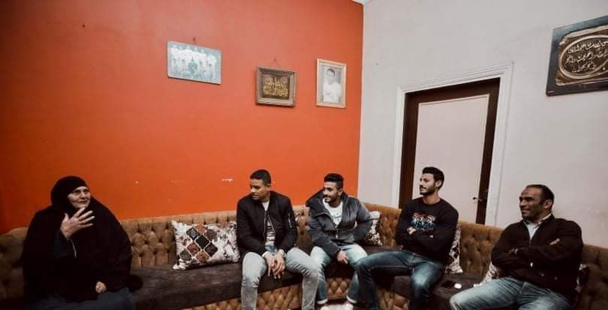 الشناوي وعبدالحفيظ في زيارة لوالدة «عبد الوهاب» بتوصية مؤمن زكريا