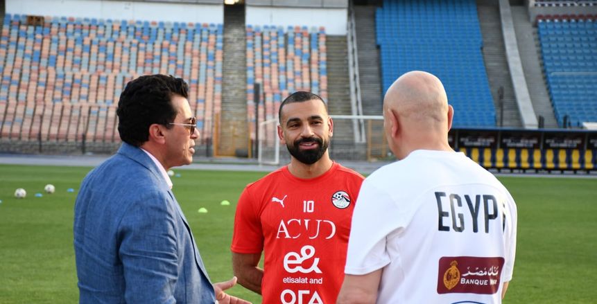 وزير الرياضة: محمد صلاح فكر في الاعتزال الدولي.. وعلاقته بالعميد «سمن على عسل»