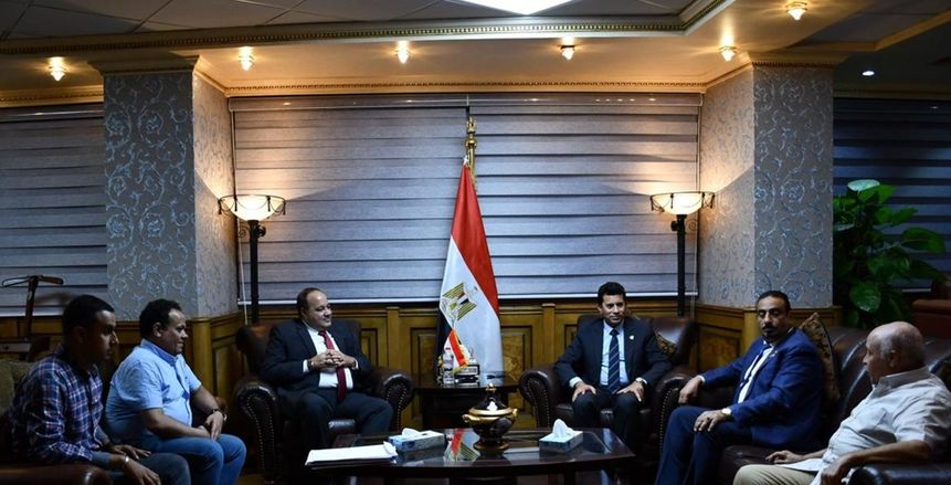 وزير الرياضة يبحث الترتيبات النهائية للاحتفال بمئوية الترسانة