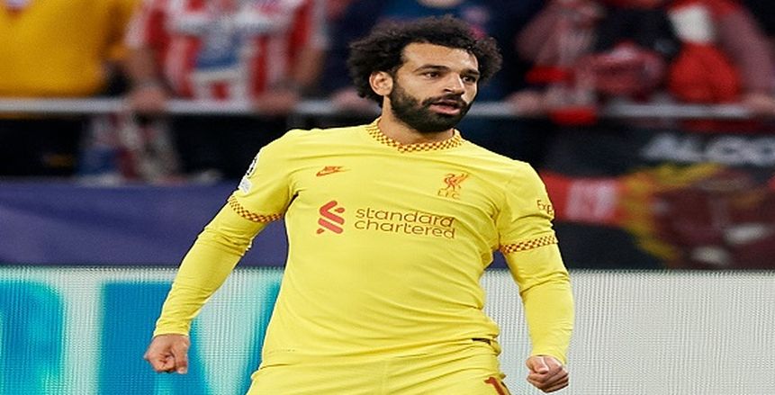 محمد صلاح يهدي قميصه أمام أتلتيكو مدريد لمشجع مصري «فيديو»