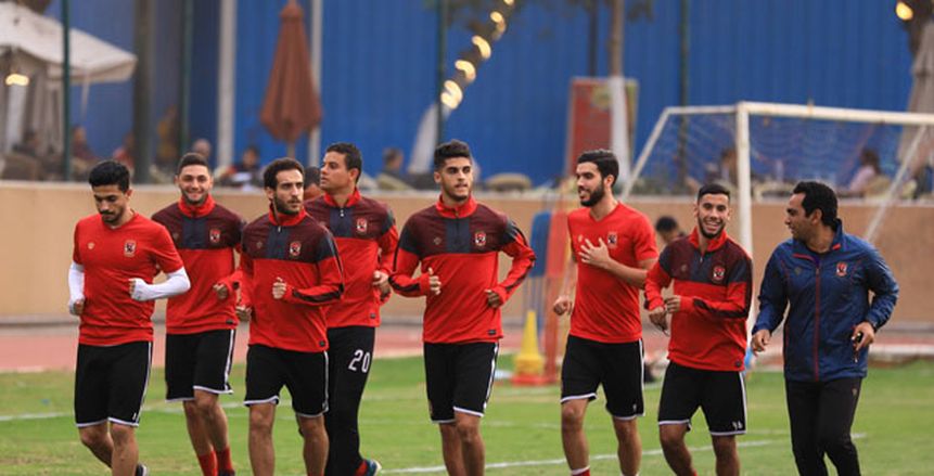 «يوسف» يُحذر اللاعبين من العصبية.. و«الحاوي» يقود الأهلى أمام الطلائع للقفز 5 مراكز