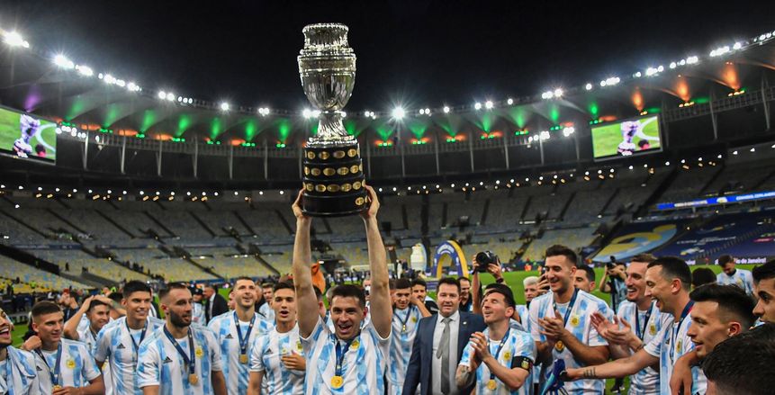 على غرار صلاح.. صدام بين منتخب الأرجنتين وأستون فيلا قبل التوقف الدولي
