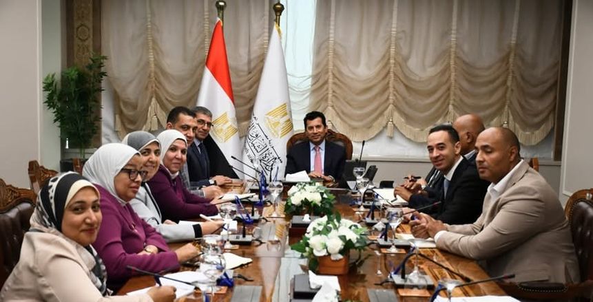 أشرف صبحي يطلق برنامجًا متكاملًا لزيارات الشباب إلى سيناء