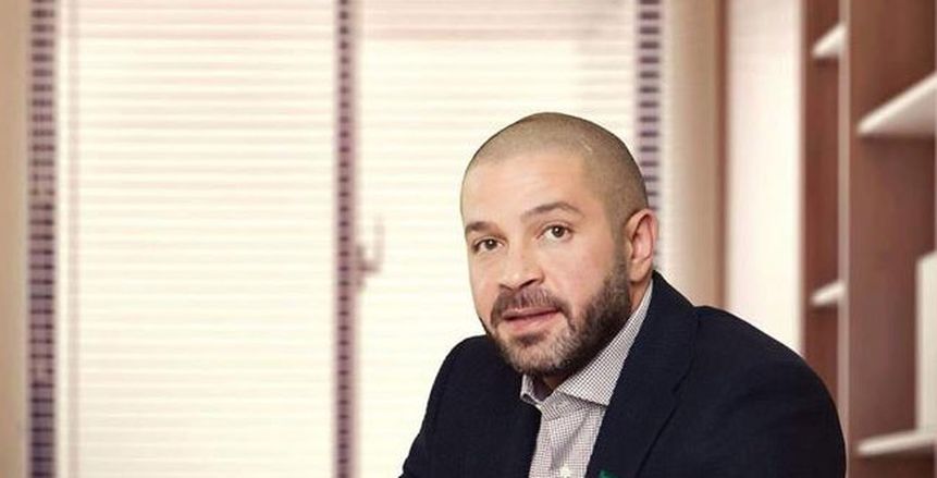 هل تم حسم إقامة مبارتي قمة الدوري المصري في السعودية؟.. أحمد دياب يجيب