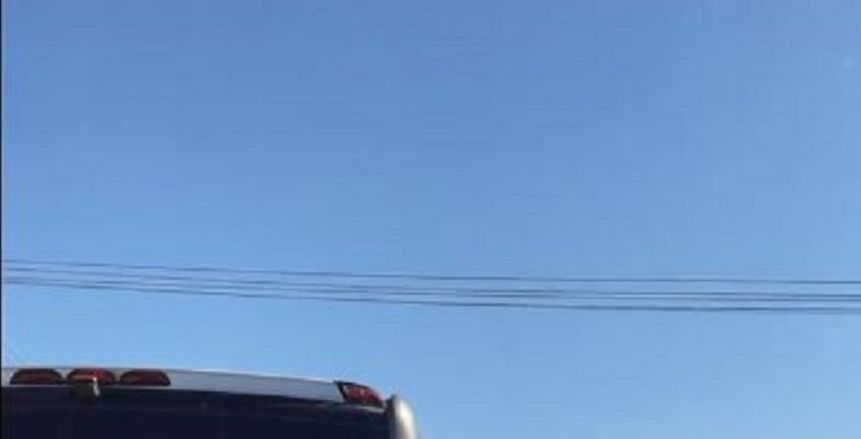 جماهير صن داونز تعترض حافلة الأهلي في جنوب أفريقيا «فيديو»