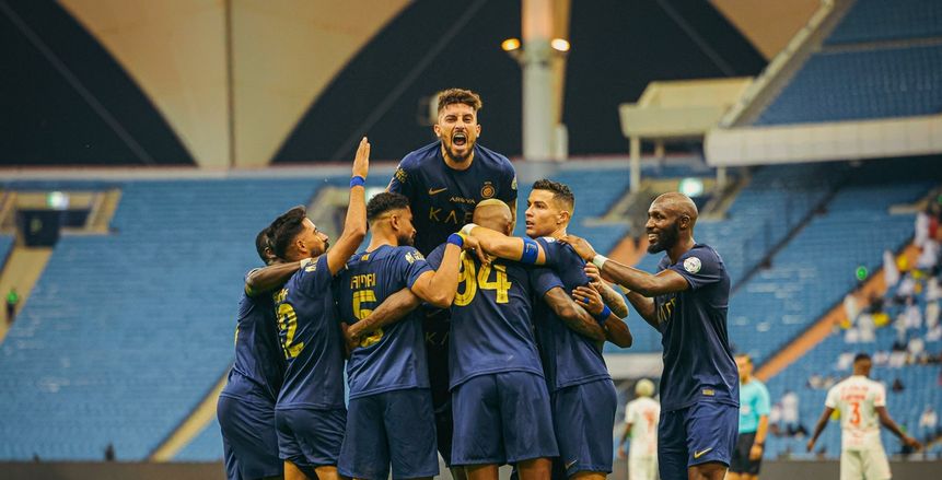 النصر السعودي يدخل في مفاوضات مع مدرب ميلان السابق لخلافة كاسترو