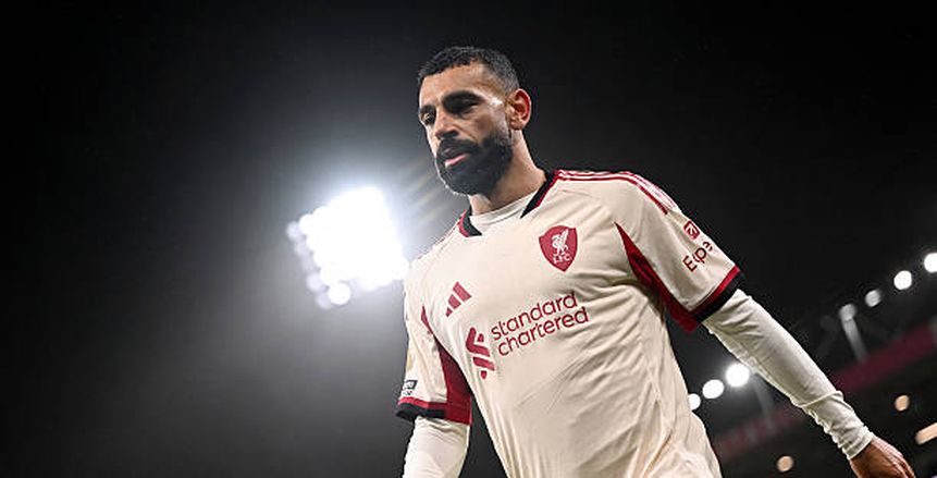 قرار إداري يفاجئ جماهير ليفربول ويصدم محمد صلاح داخل النادي