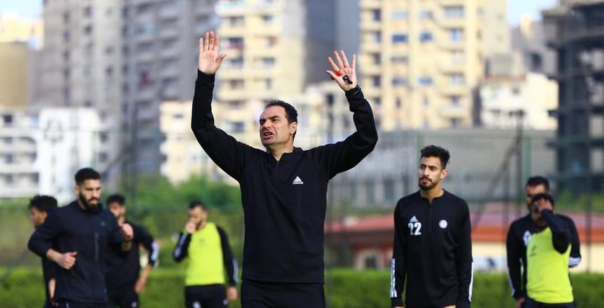 عبدالحميد بسيوني يكشف ثغرات المصري بالفيديو للاعبي سموحة