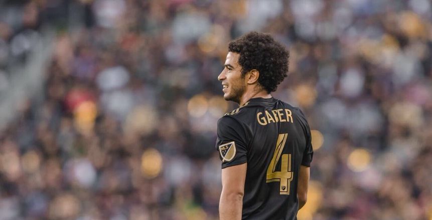 «عمر جابر» على مقاعد بدلاء لوس أنجلوس لمواجهة دالاس بالدوري الأمريكي