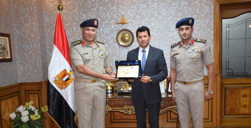 صبحي يناقش مع العميد مصيلحي استعدادات مصر لاستضافة المونديال العسكري