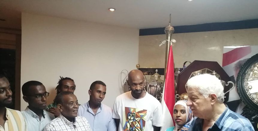 مرتضى منصور يمنح الطالبة الثالثة على الثانوية العامة عضوية الزمالك الشرفية