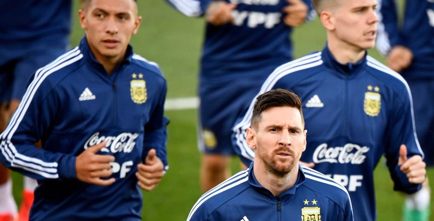 بعد غياب 246 يومًا.. بالصور.. ميسي يعود لتدريبات الأرجنتين استعدادًا لفنزويلا والمغرب