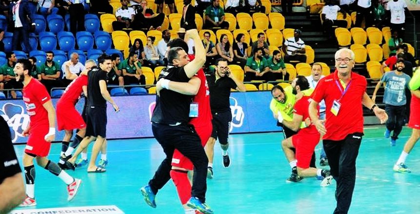 بالفيديو| يد تونس يحتفل باللقب الأفريقي على الطريقة المصرية.. "العب يلا"
