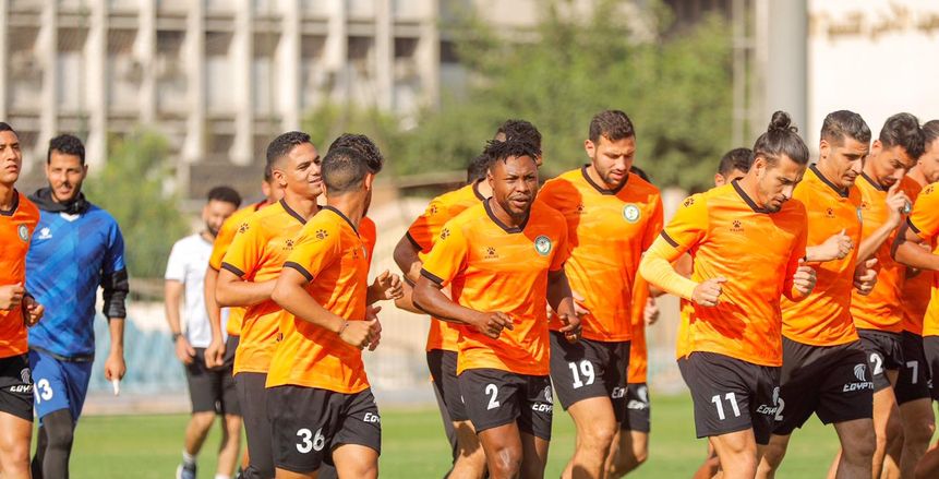 مدافع البنك الأهلي على رادار الزمالك.. والمقابل المادي يحسم الصفقة