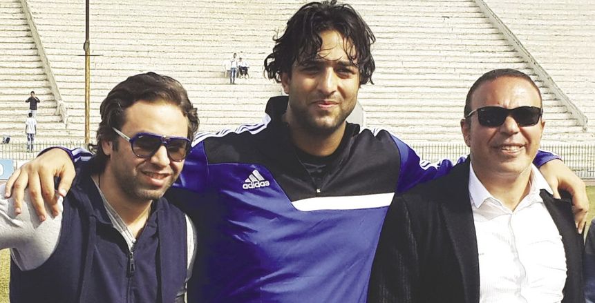 إهانة رموز الزمالك ومنعهم من الدخول.. عرض مستمر