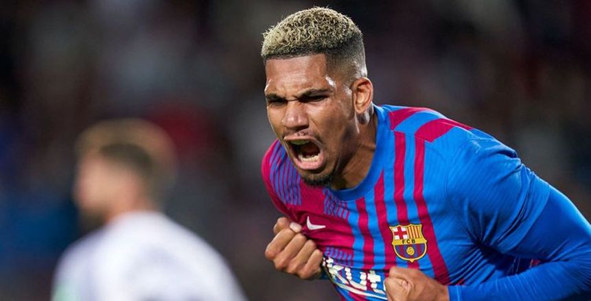 رسميا.. برشلونة يعلن نجاح جراحة رونالد أراخو