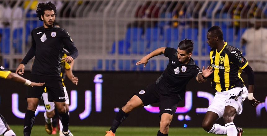 الشوط الأول: شباب"بركات" يتقدم على اتحاد"كهربا" بهدفين