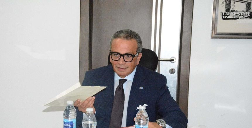 اللجنة الخماسية ترهن تعويض الأندية بإلغاء الدورى ودعم "فيفا"