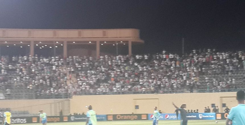 مشاحنات بين جماهير الاهلي والزمالك في مقصورة برج العرب