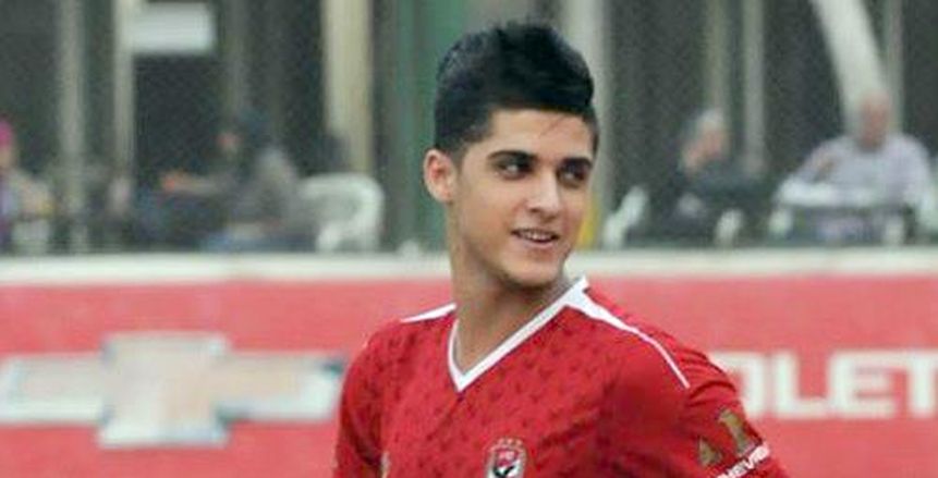 «الشيخ» يشكو من تجاهل الجهاز الفنى للأهلي