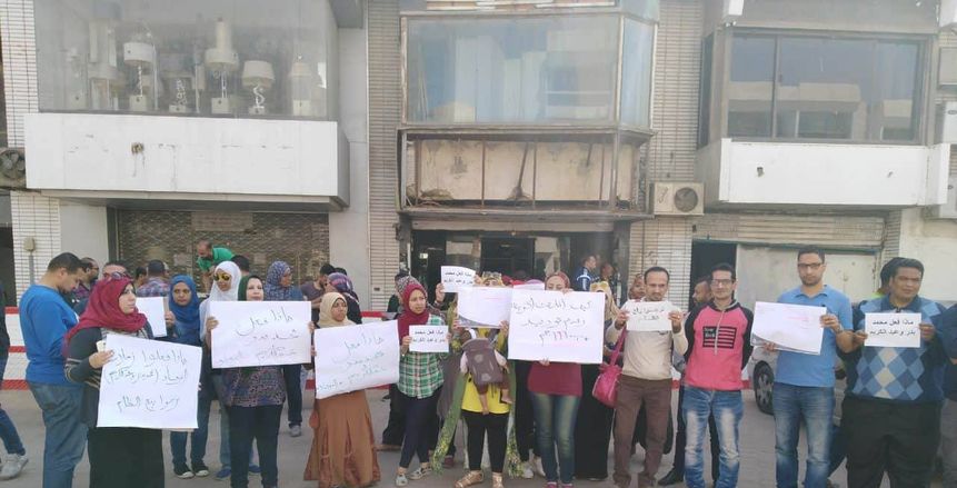 موظفو الزمالك لرئيس النادي: قبضونا بدل الفشخرة الكدابة