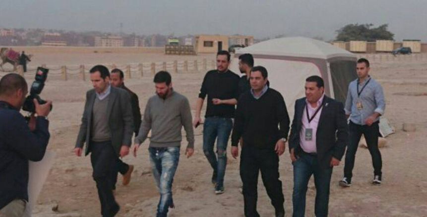 "الوطن" تنشر صورا حصرية لميسي من داخل الهرم الأكبر