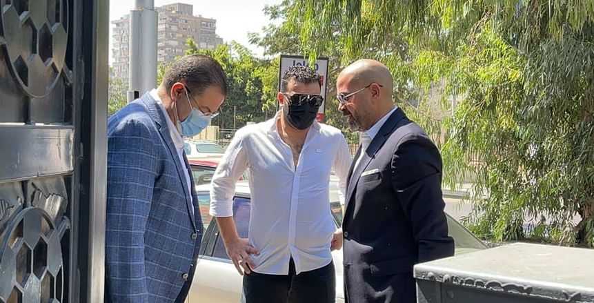 بدء توافد ممثلي القطبين على اتحاد الكرة في انتخابات رابطة الأندية «صور»