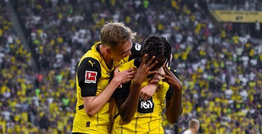 بمشاركة مرموش.. آينتراخت فرانكفورت يسقط أمام دورتموند في افتتاح الدوري الألماني
