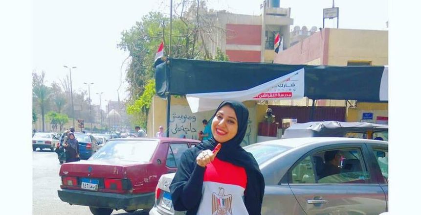 بالصور| بطلة العالم في الكاراتيه تدلي بصوتها في الانتخابات الرئاسية