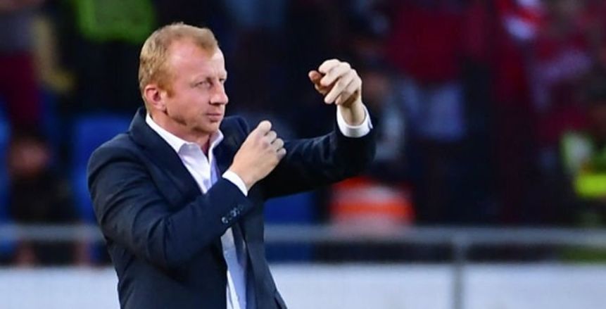 صحفية مغربية: تصريحات مدرب الوداد عن الأهلي تهدد منصبه