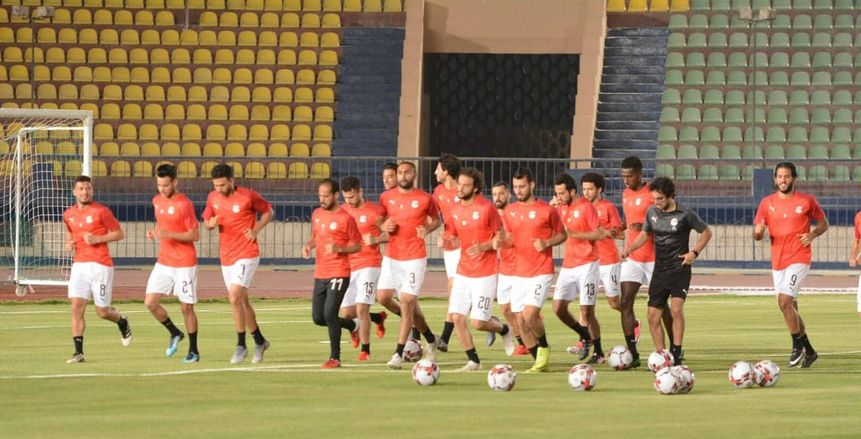 عاجل بالصور| الظهور الأول لعمرو وردة في مران منتخب مصر بعد رفع العقوبة