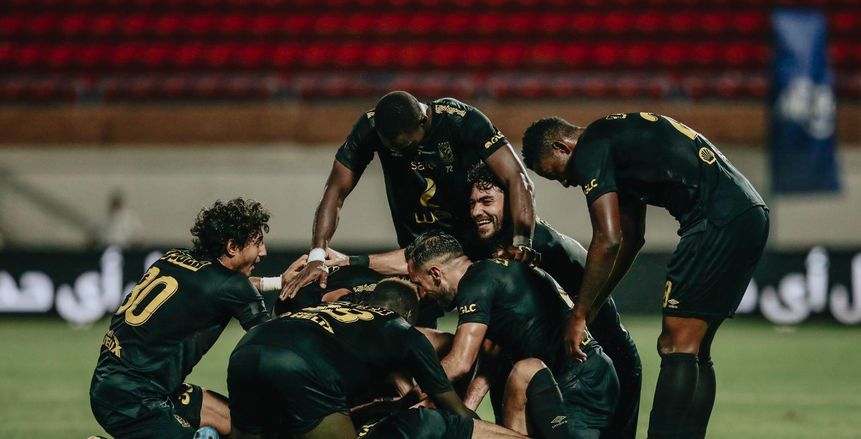 الأهلي يواجه الإسماعيلي في بداية مهمة "الست نقاط" للقبض على الدوري