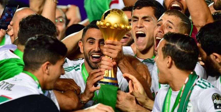 محرز يقود ثلاثي هجومي في تشكيل الجزائر أمام أنجولا بكأس أمم أفريقيا