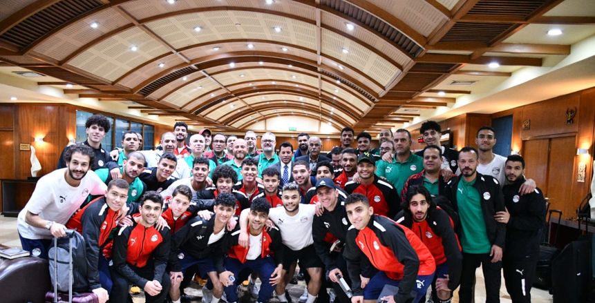 وزير الشباب والرياضة يستقبل بعثة المنتخب الأولمبي في مطار القاهرة