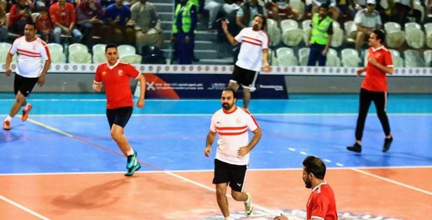 بيبو يسجل وفضل بالأبيض.. تعادل قدامى الأهلي والزمالك بالإمارات