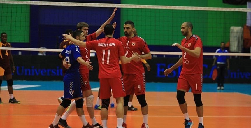 الأهلي يتأهل لنهائي بطولة أفريقيا للكرة الطائرة رجال بعد التغلب على السويحلي الليبي