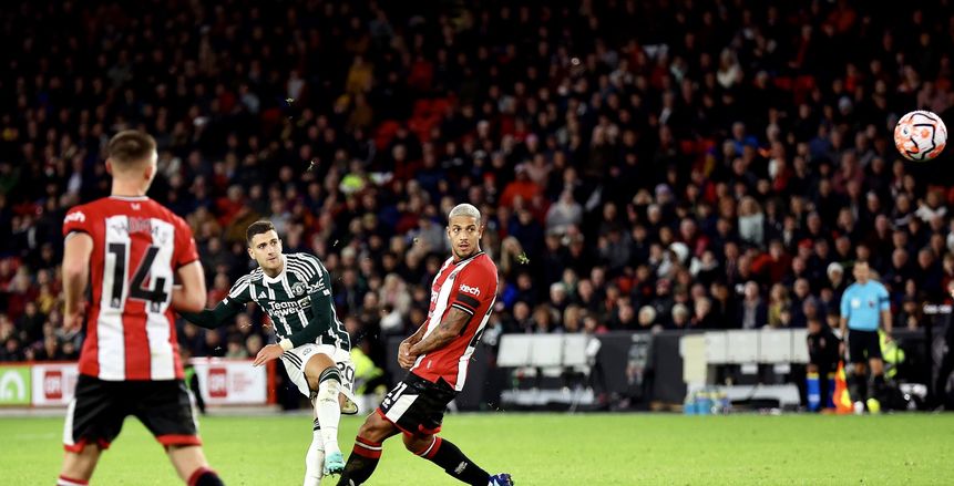 مانشستر يونايتد يهزم شيفليد ويواصل تقدمه في ترتيب الدوري الإنجليزي
