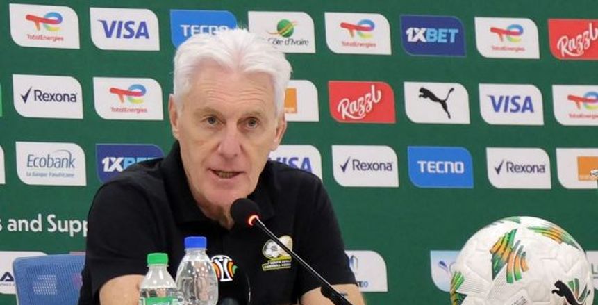 مدرب جنوب إفريقيا «يتوعد» نيجيريا.. ويحدد موقفه من الاعتزال بعد أمم أفريقيا